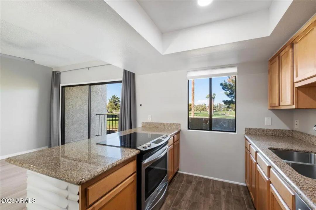 Real Estate Picture 10