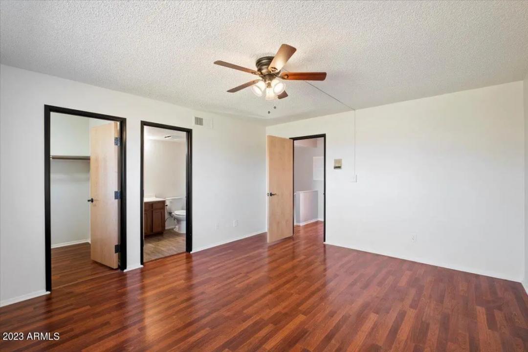 Real Estate Picture 14