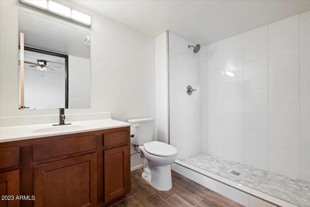 Real Estate Picture 15