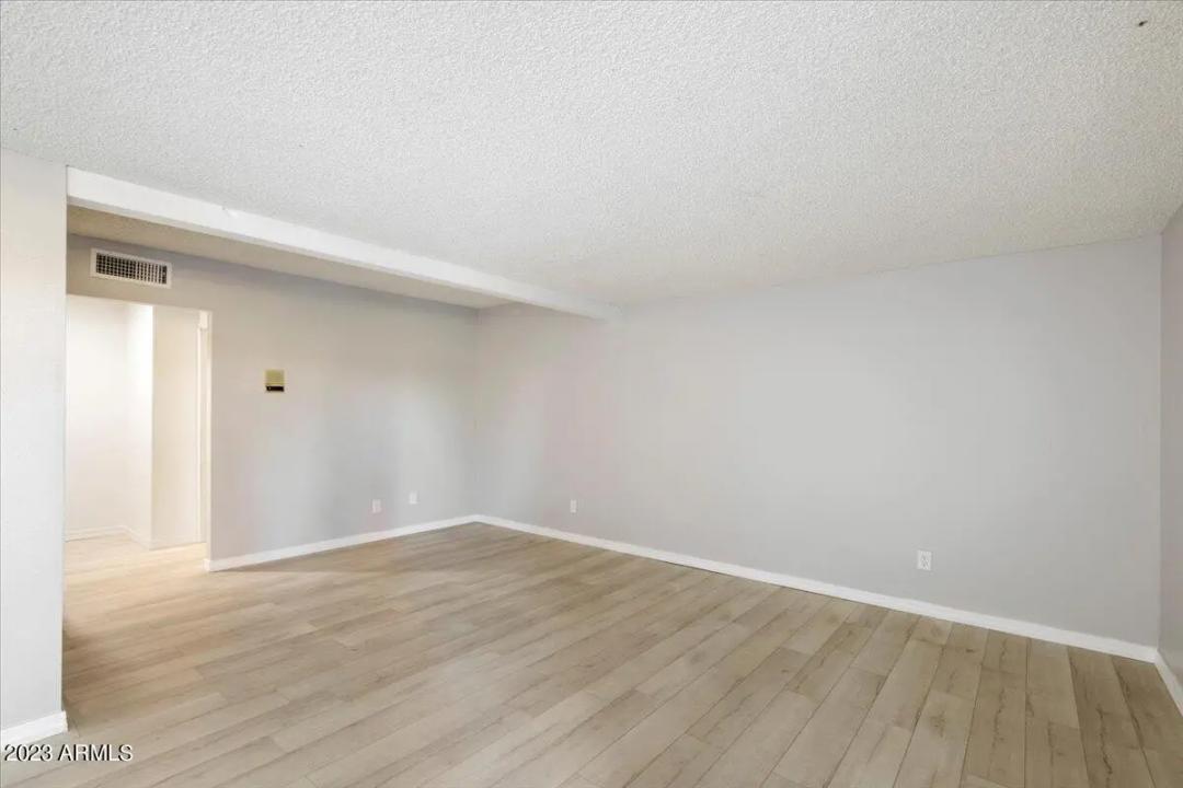 Real Estate Picture 21