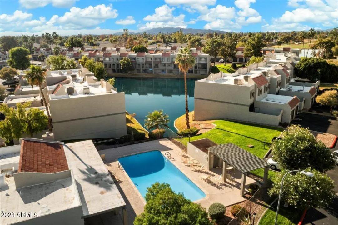 Real Estate Picture 28