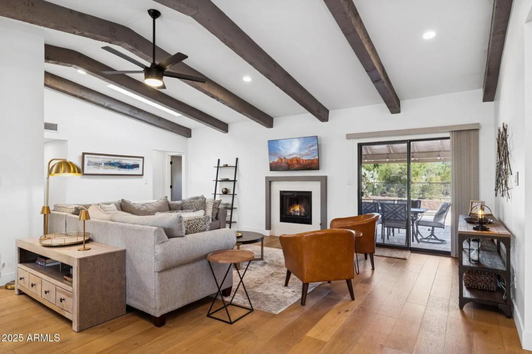 Real Estate Picture 8