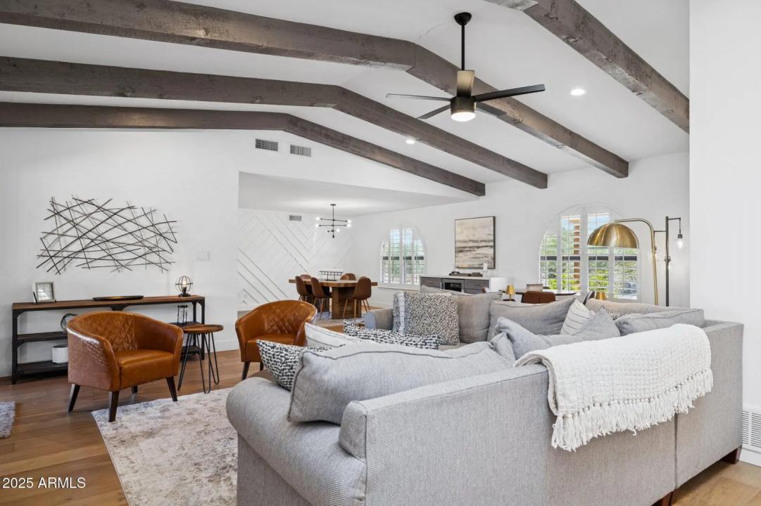 Real Estate Picture 7