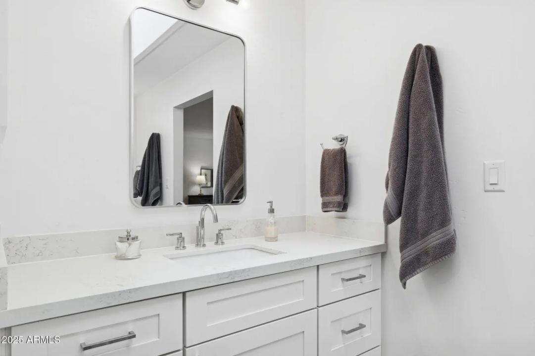 Real Estate Picture 18