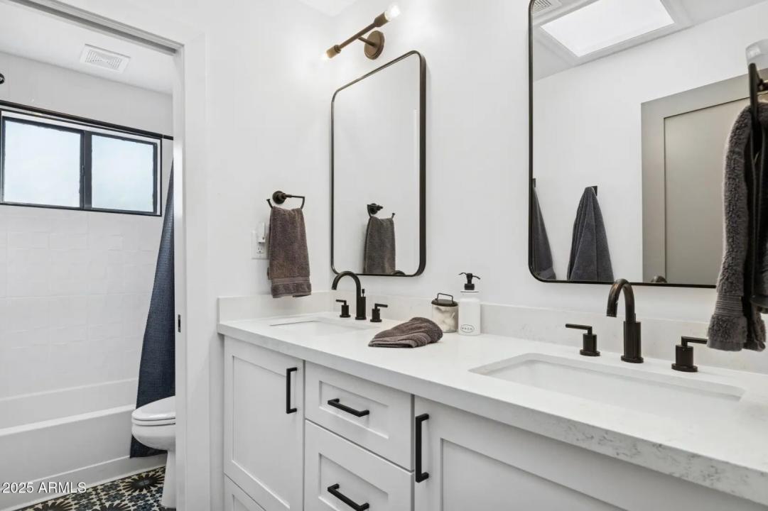 Real Estate Picture 26