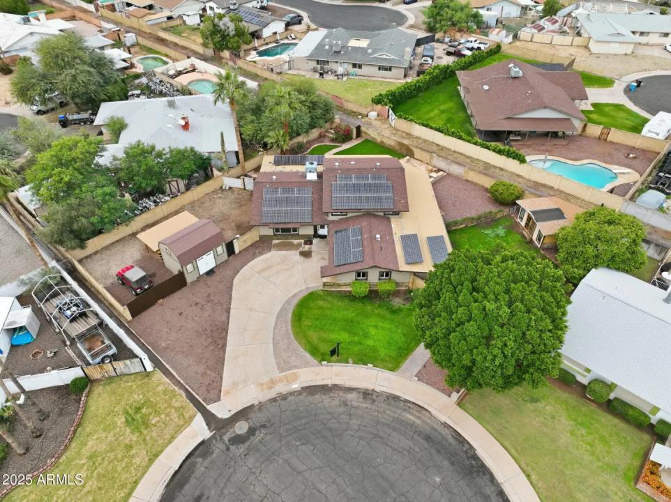 Real Estate Picture 3