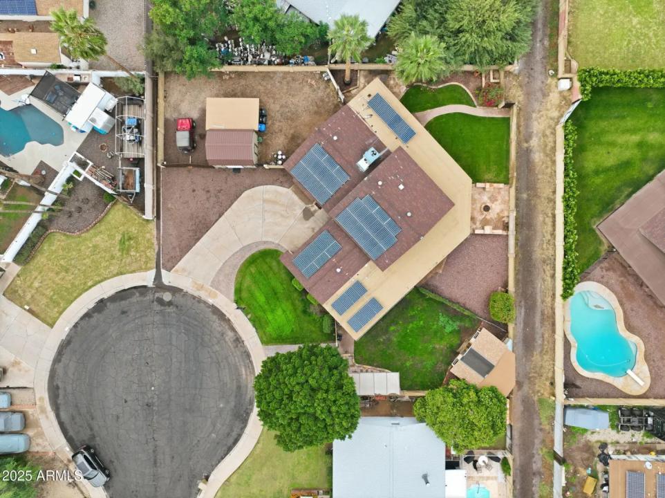 Real Estate Picture 4