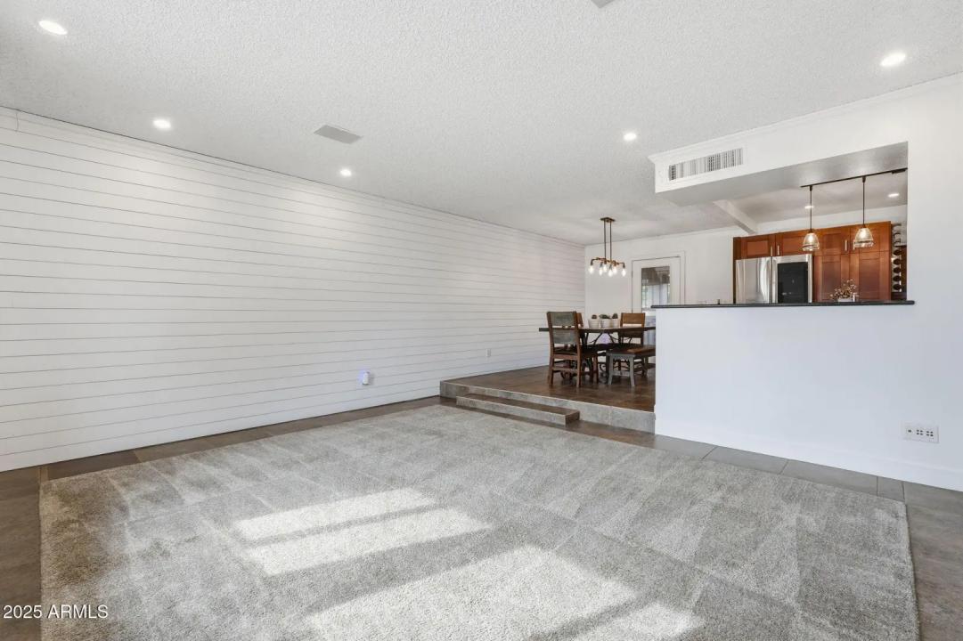 Real Estate Picture 7