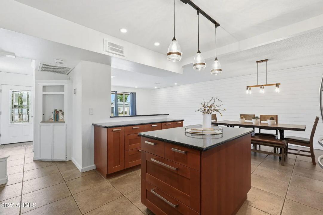 Real Estate Picture 6