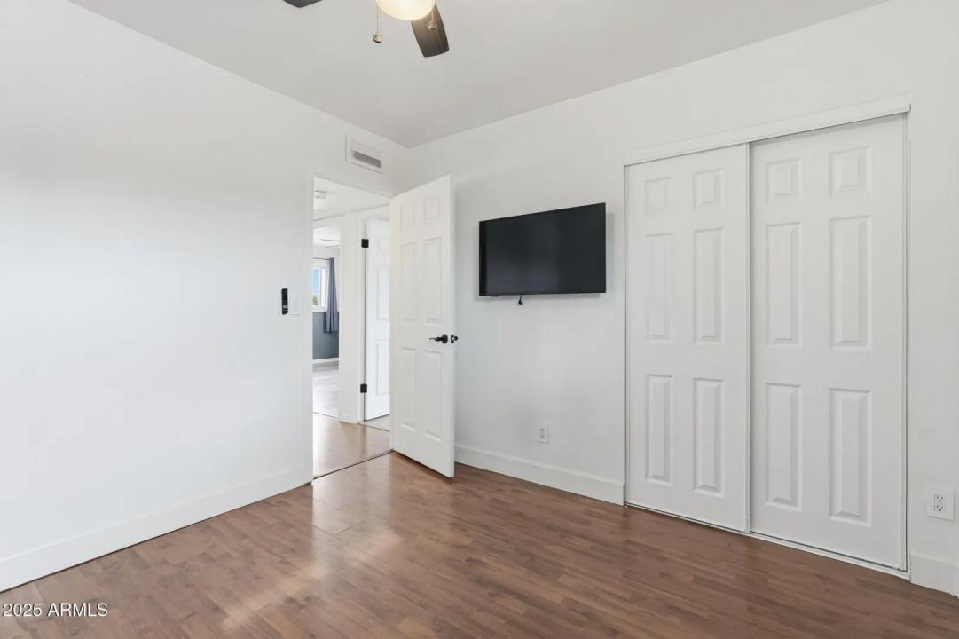 Real Estate Picture 25