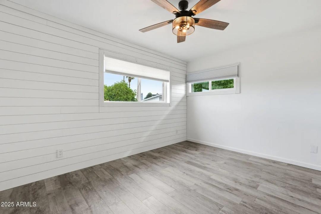 Real Estate Picture 23