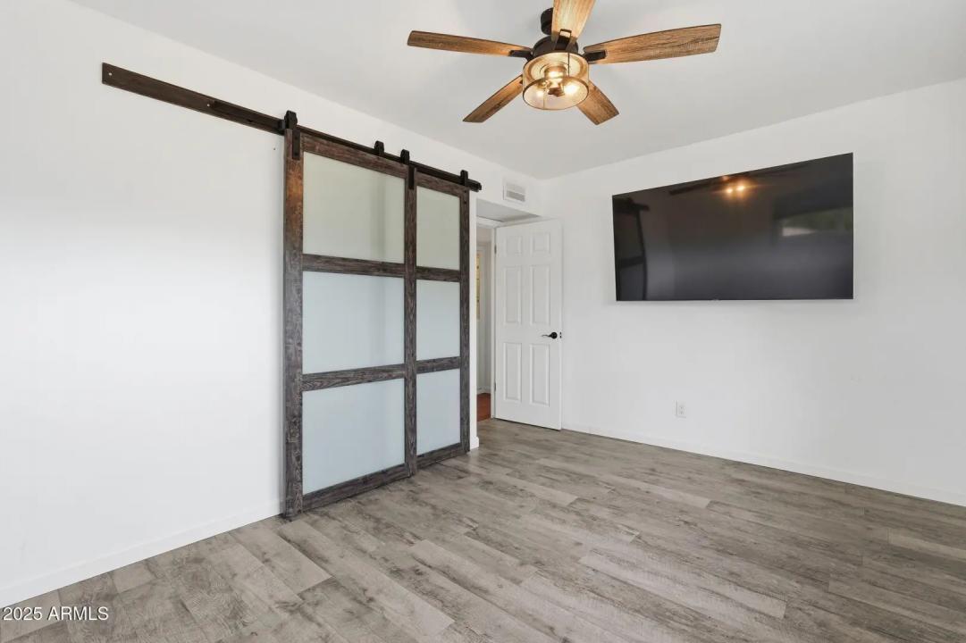 Real Estate Picture 24