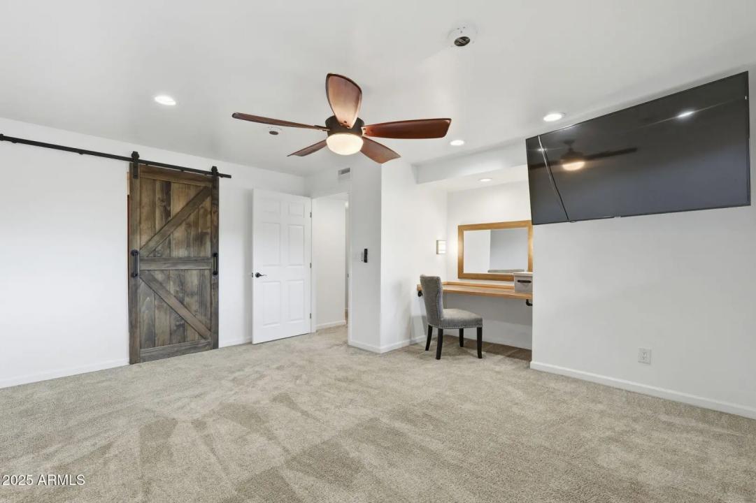 Real Estate Picture 14