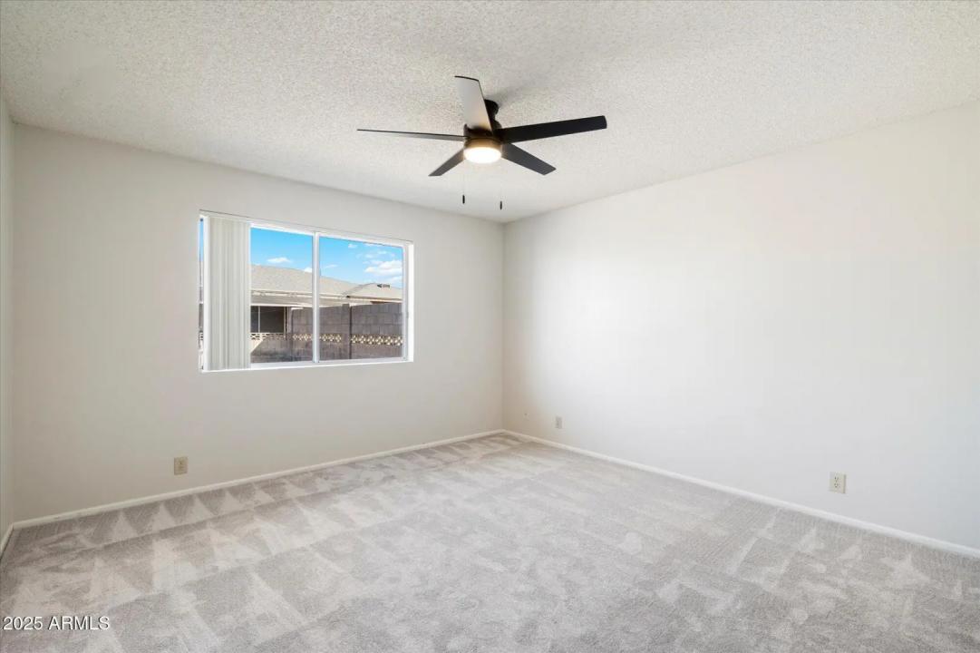 Real Estate Picture 7