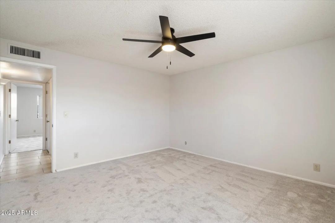 Real Estate Picture 12