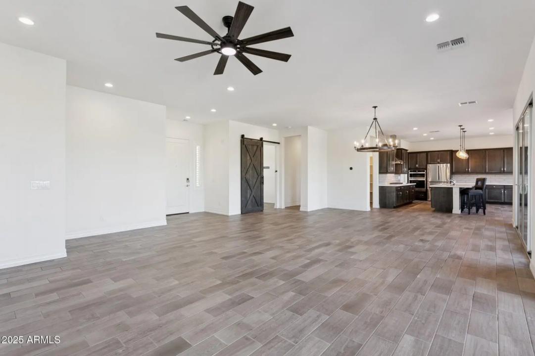 Real Estate Picture 9