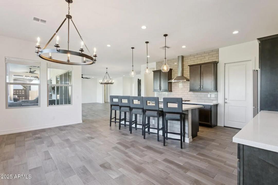 Real Estate Picture 12