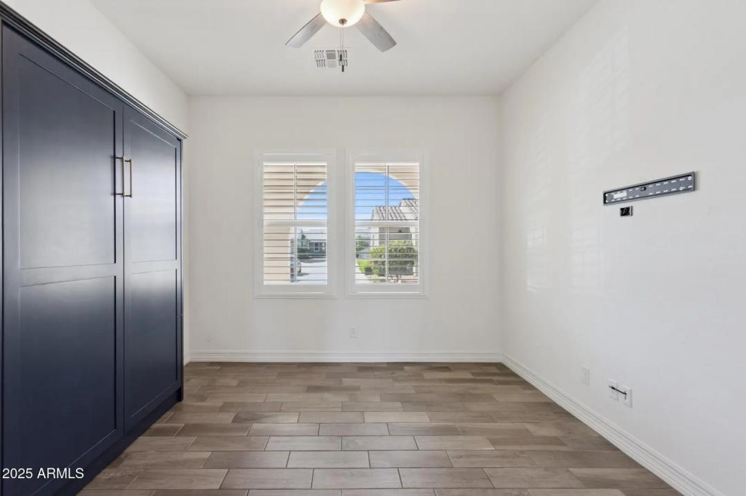 Real Estate Picture 14