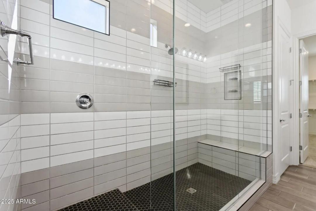 Real Estate Picture 5