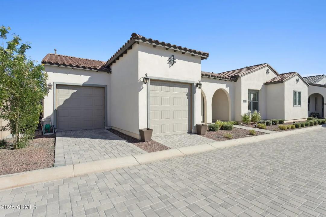 Real Estate Picture 7