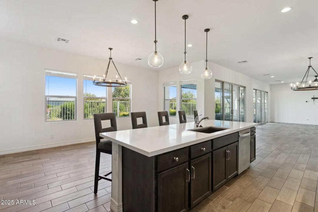 Real Estate Picture 13