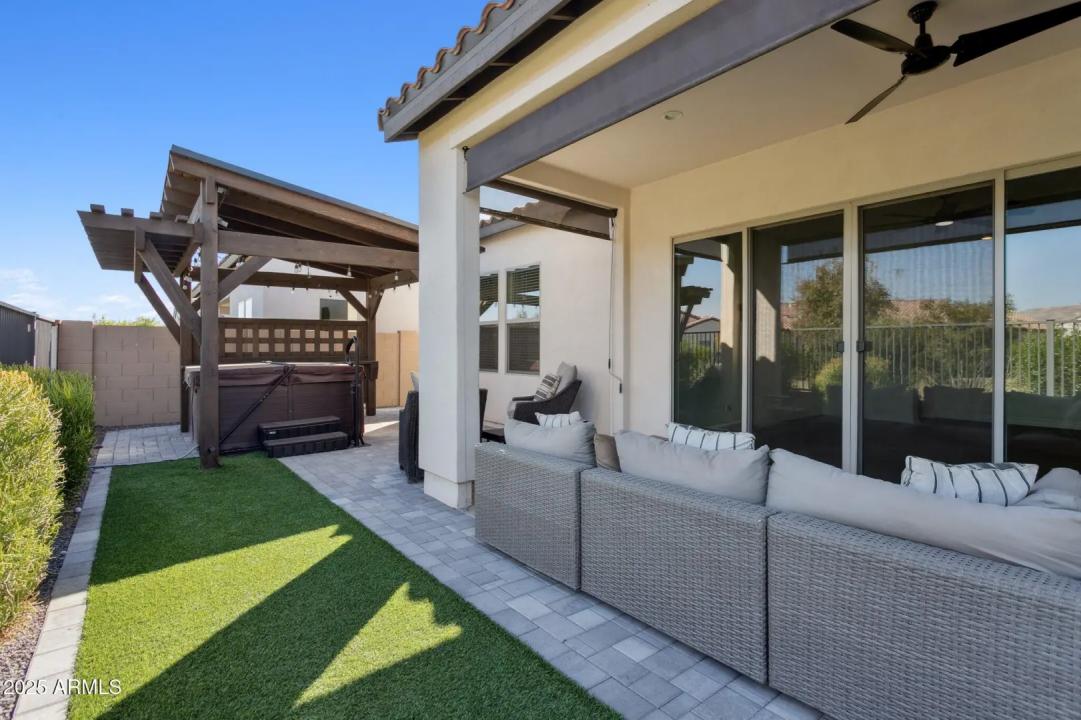 Real Estate Picture 6