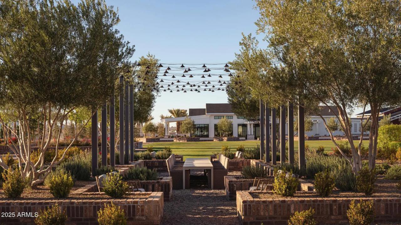 Real Estate Picture 39