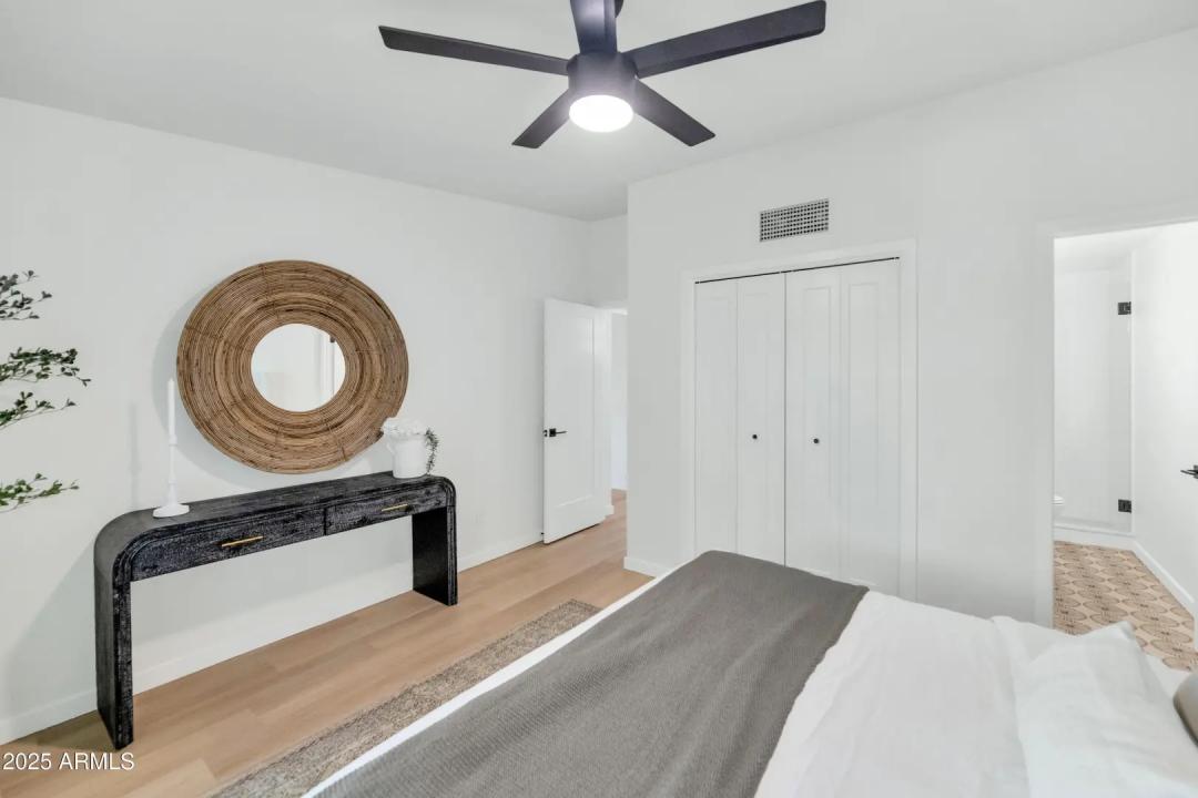 Real Estate Picture 12