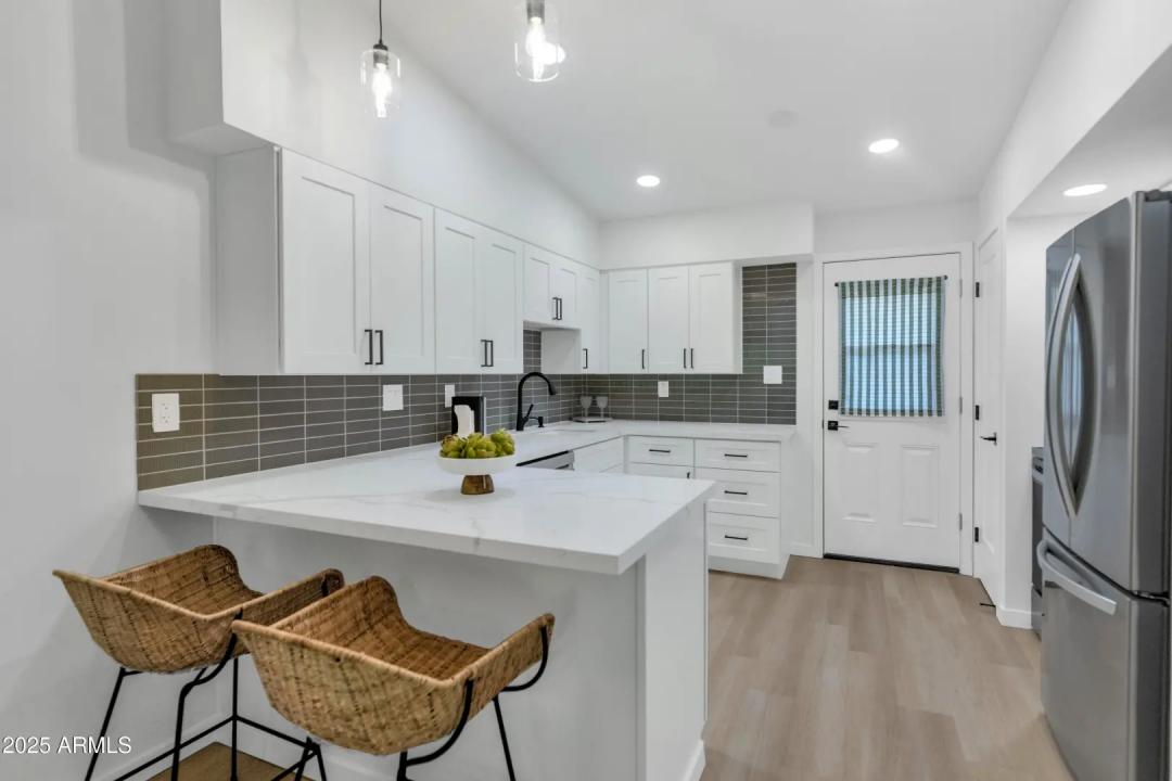 Real Estate Picture 7