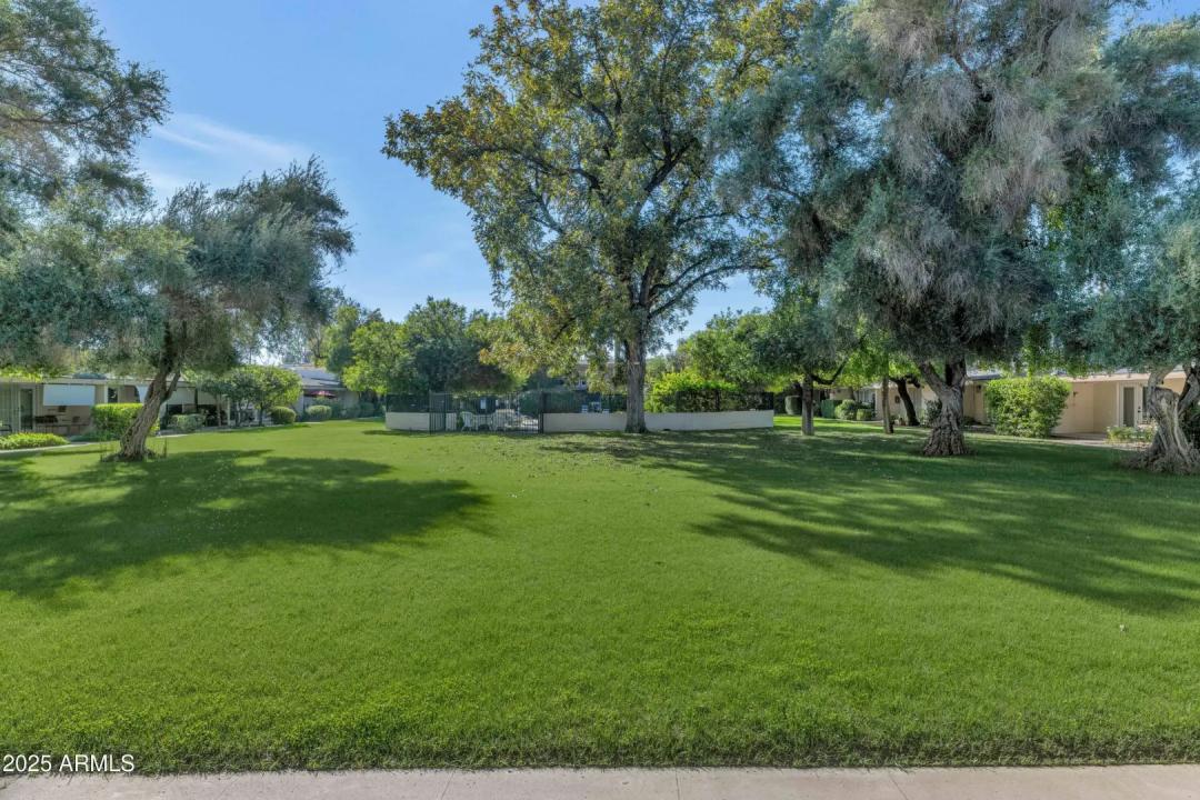 Real Estate Picture 22