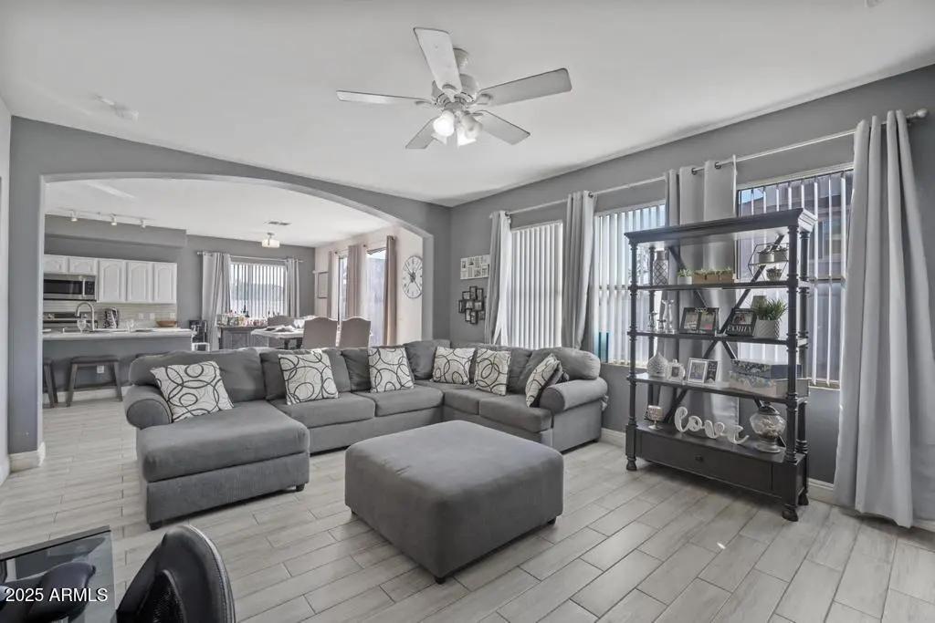 Real Estate Picture 11