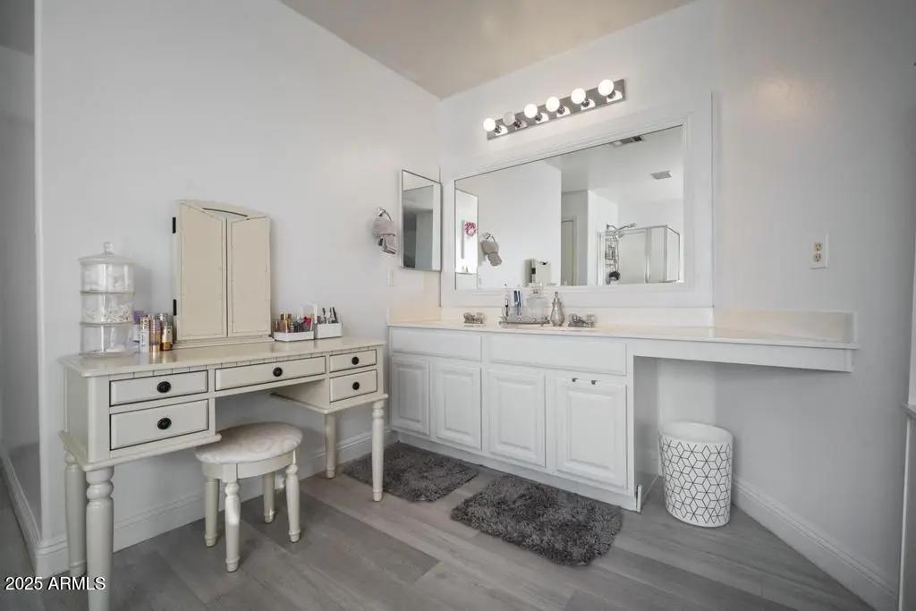 Real Estate Picture 25