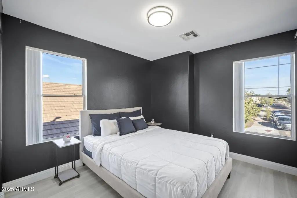 Real Estate Picture 29