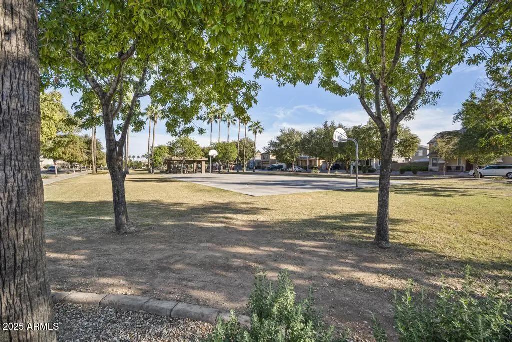 Real Estate Picture 38