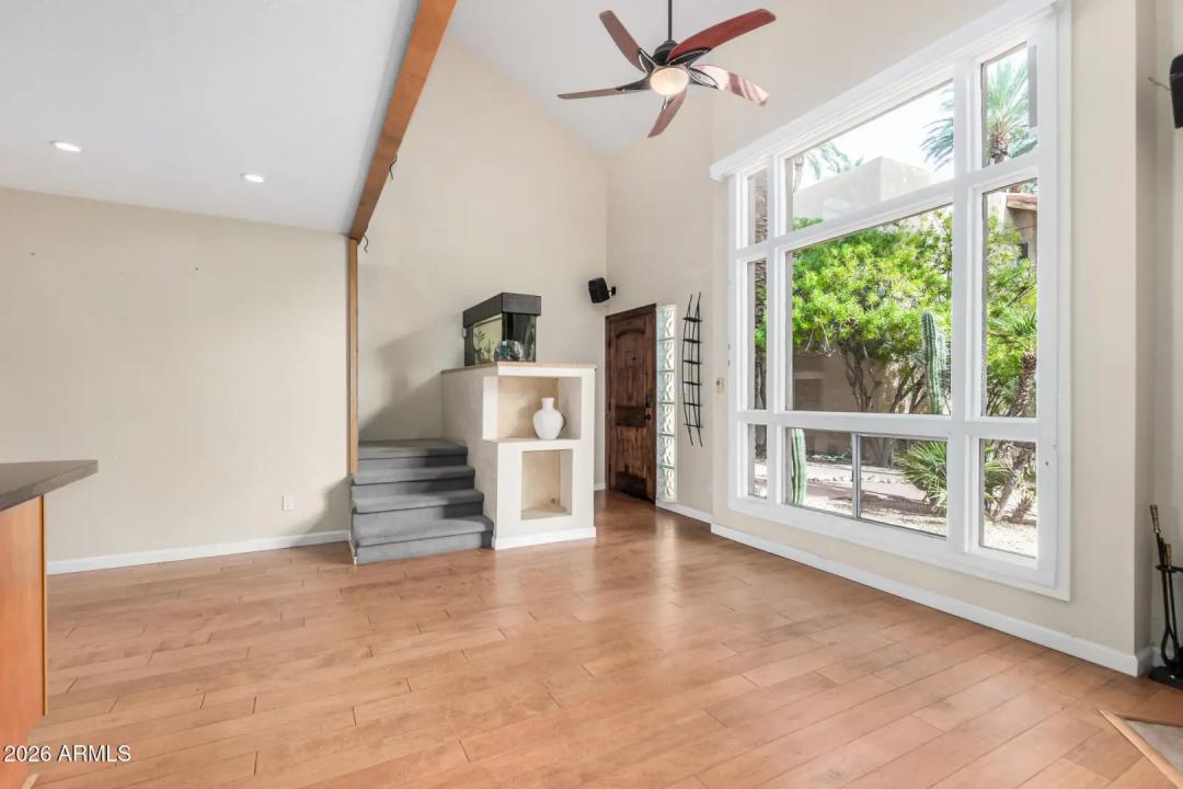 Real Estate Picture 5