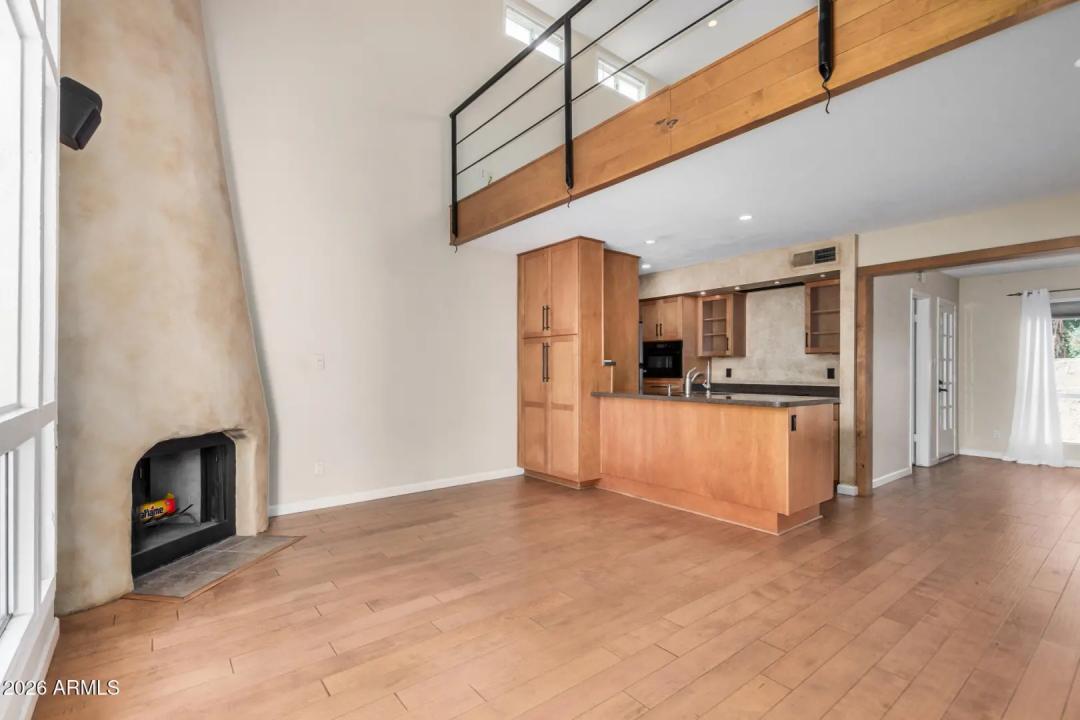 Real Estate Picture 6