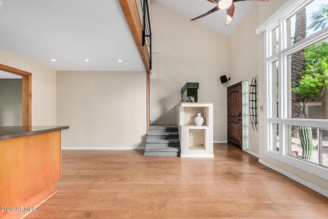 Real Estate Picture 11