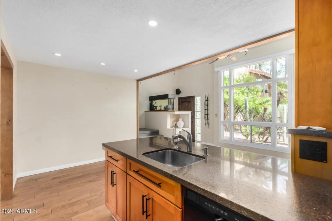 Real Estate Picture 13