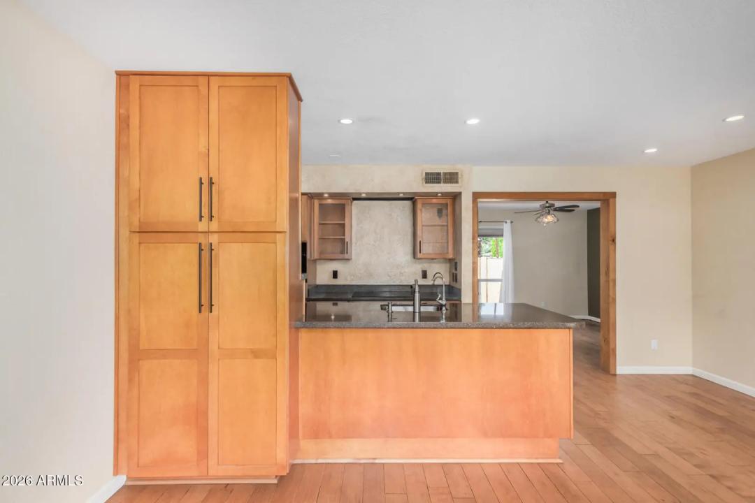 Real Estate Picture 14