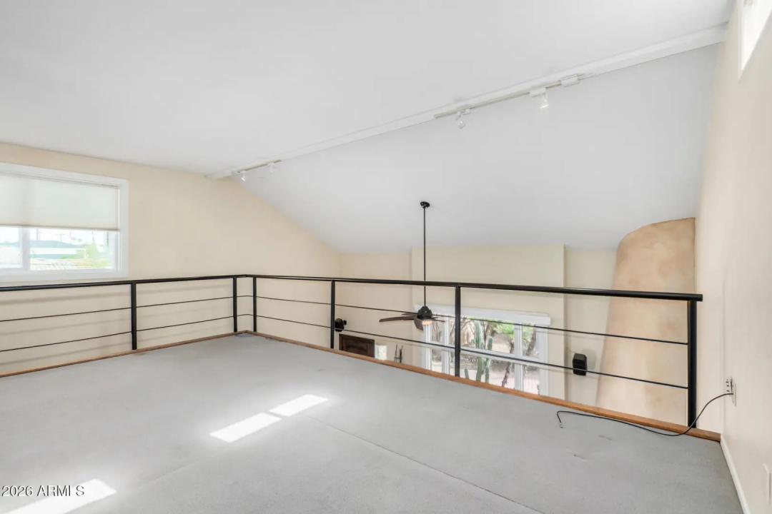 Real Estate Picture 17