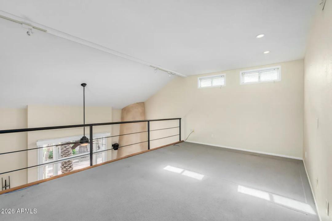 Real Estate Picture 18