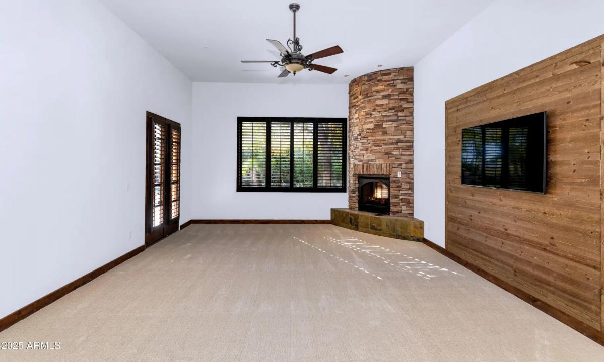 Real Estate Picture 13