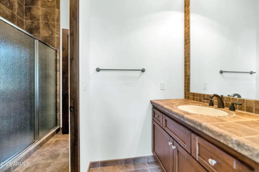 Real Estate Picture 33