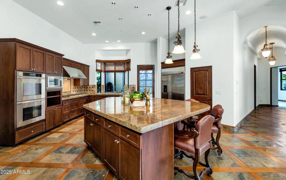 Real Estate Picture 22