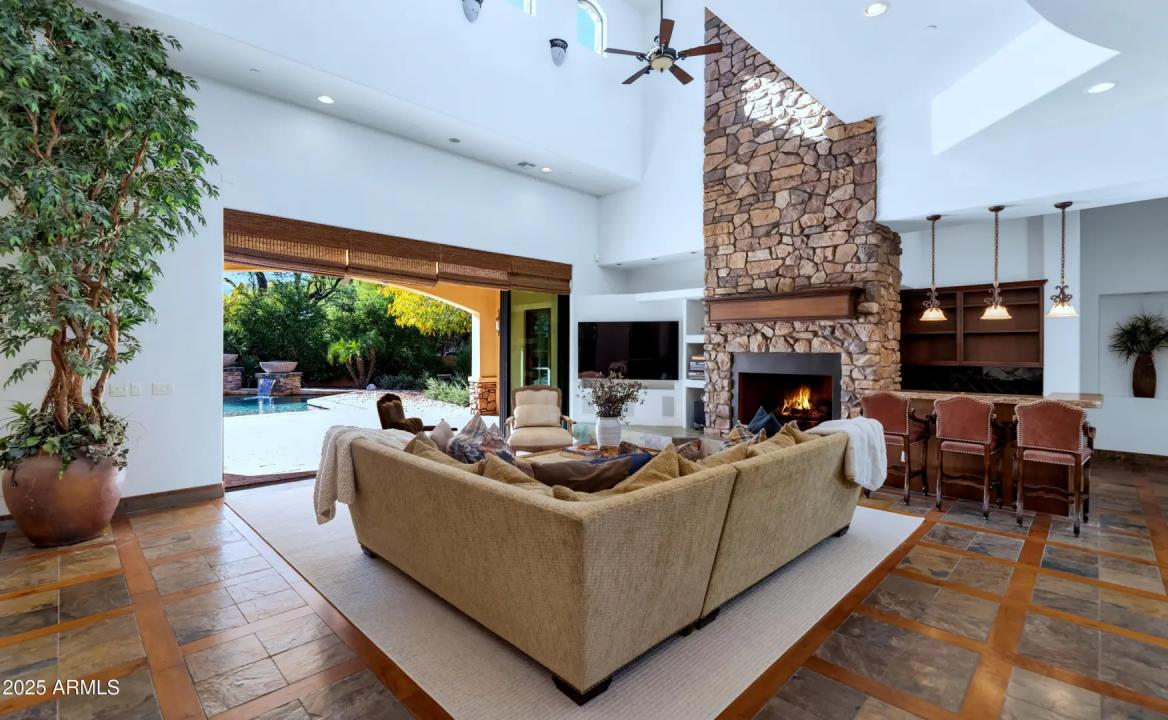 Real Estate Picture 6