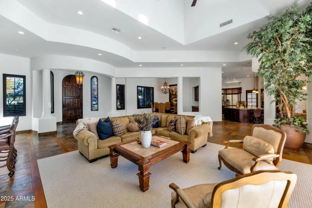 Real Estate Picture 10