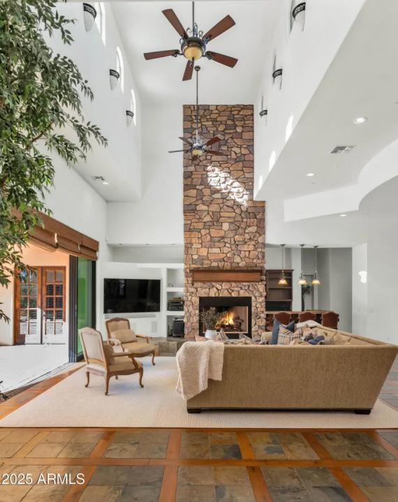 Real Estate Picture 7