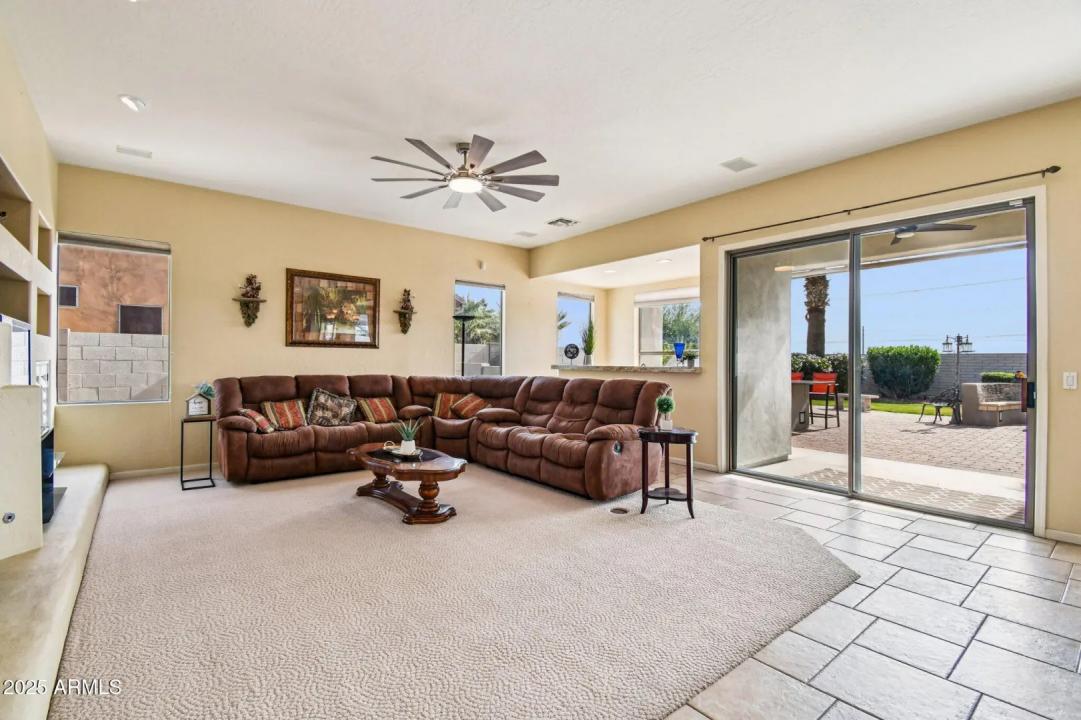 Real Estate Picture 13