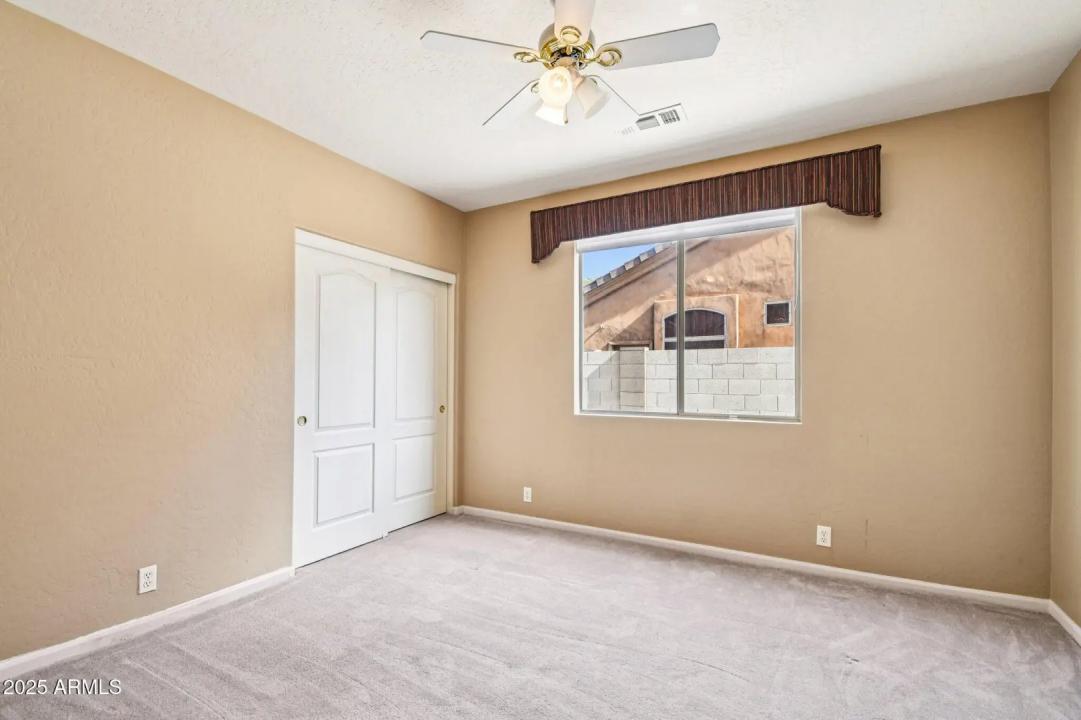 Real Estate Picture 16