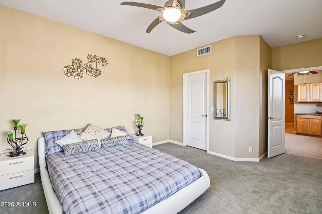 Real Estate Picture 25